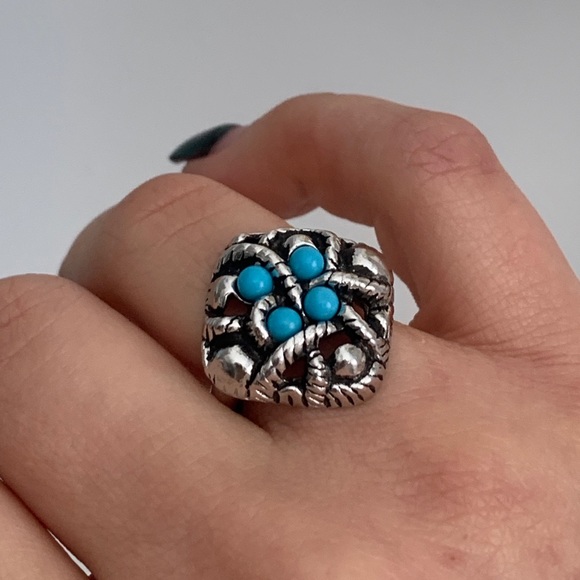 💜 3/$50 vintage Avon adjustable turquoise ring - Picture 7 of 9
